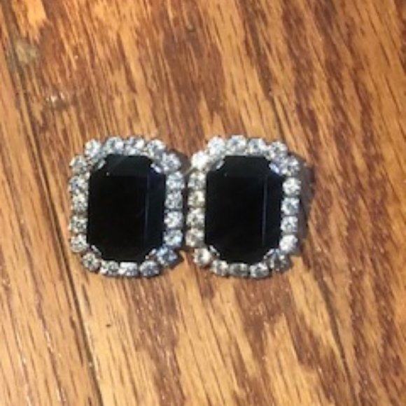 Jewelry - STUNNING CLIP ON EARRINGS